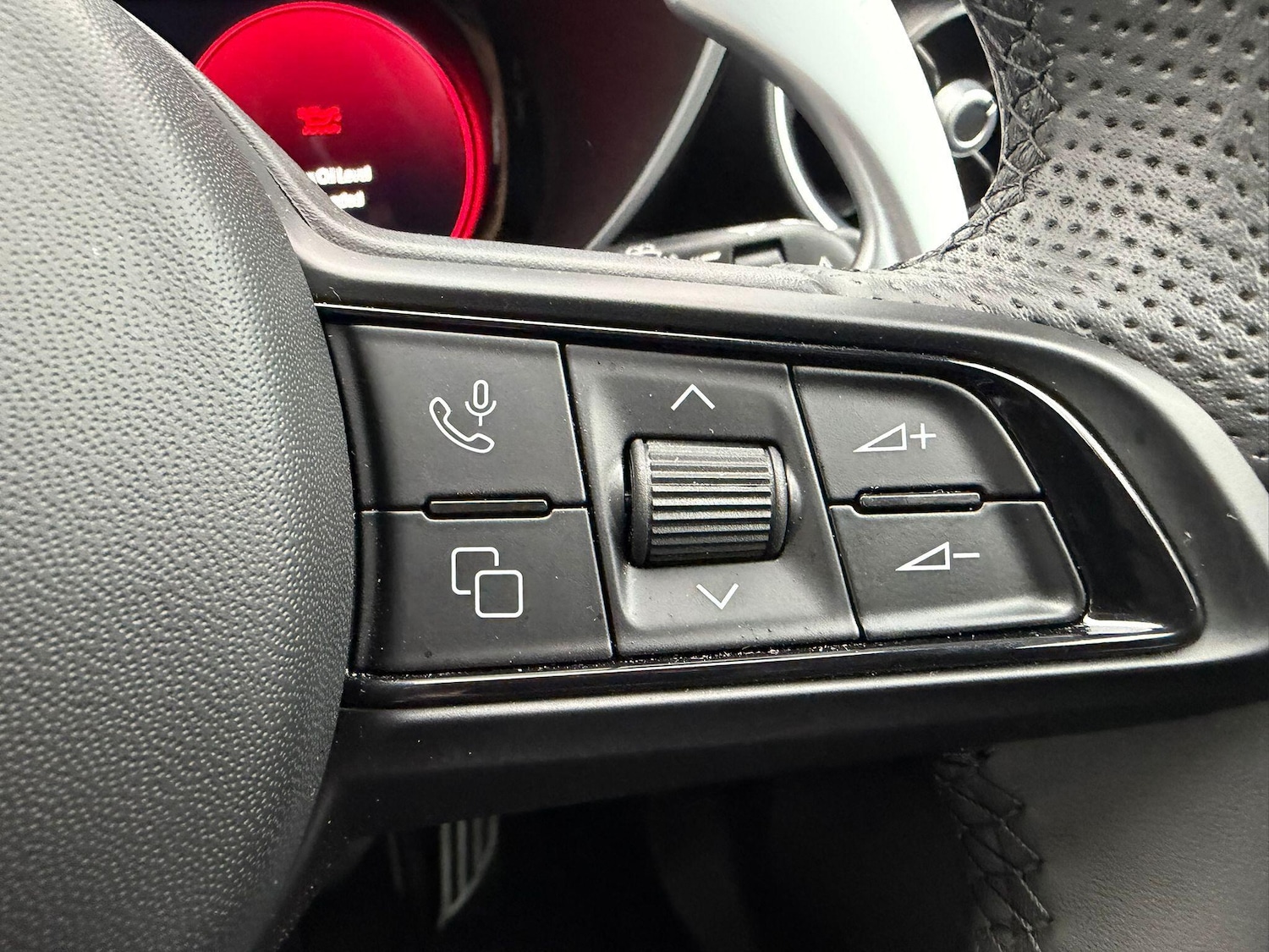 Used Alfa Romeo Giulia 2024 for sale - 77633901: Photo 28