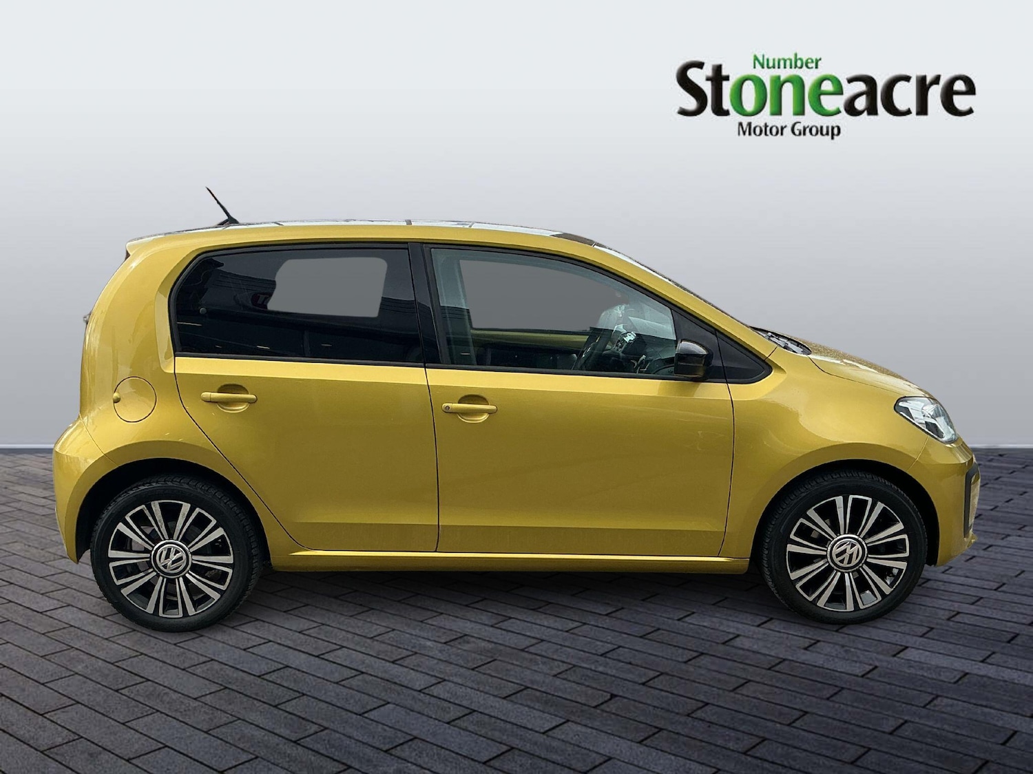 Used Volkswagen up! 2018 for sale - 78127361: Photo 2