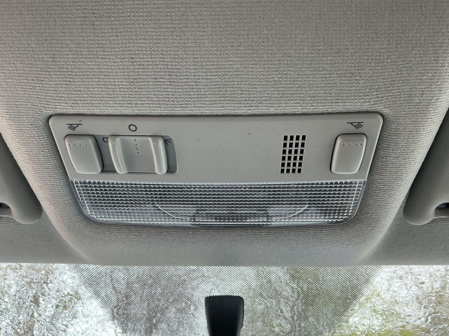 Used Volkswagen up! 2018 for sale - 78127361: Photo 28