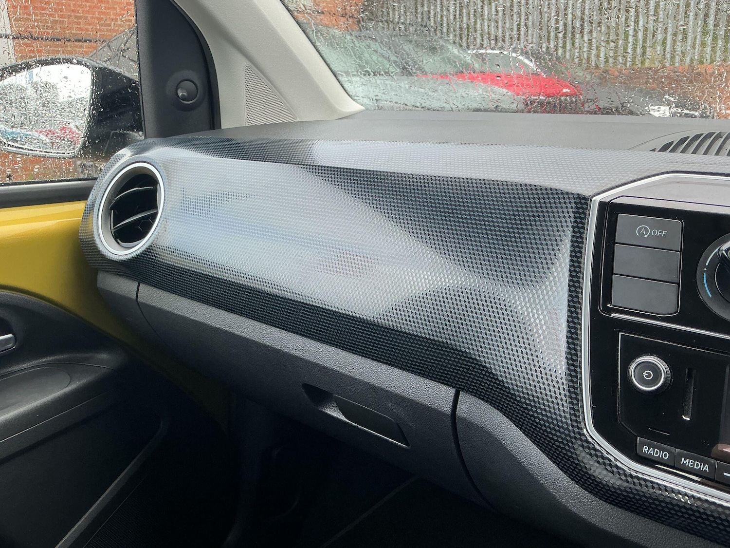 Used Volkswagen up! 2018 for sale - 78127361: Photo 30