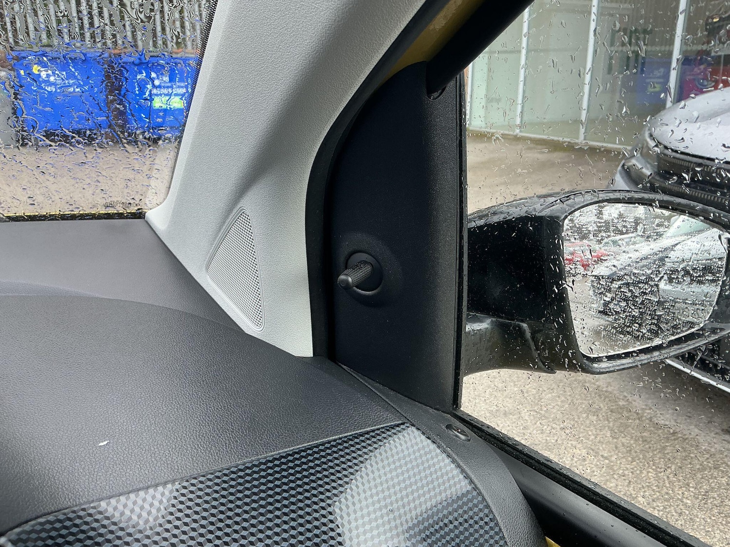 Used Volkswagen up! 2018 for sale - 78127361: Photo 31