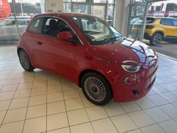 2025 (25) - 500e My24 (red) 24kwh 95hp Hatchback 3-Door