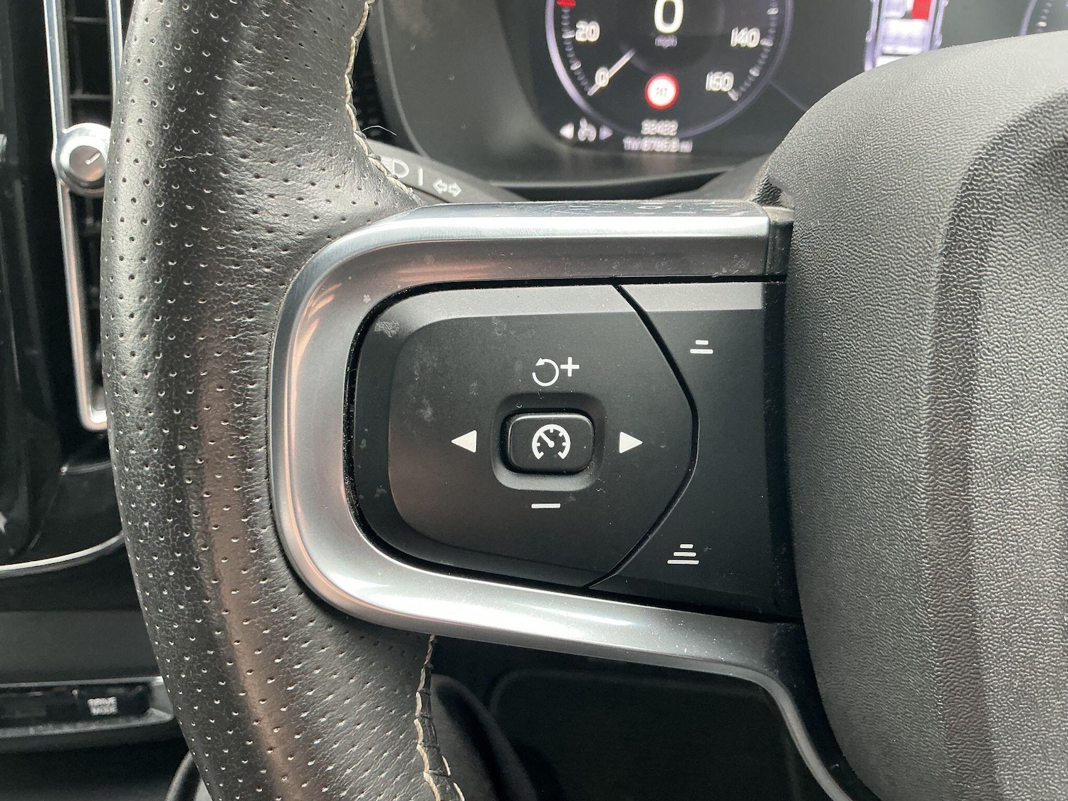 Used Volvo XC40 2020 for sale - 76431952: Photo 21