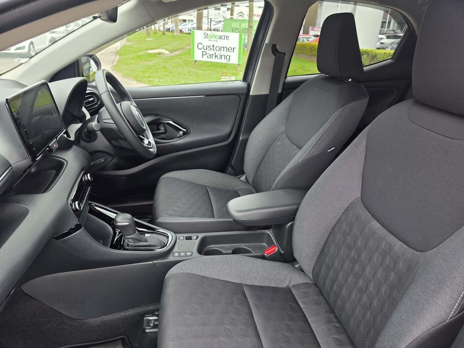 Used Toyota Yaris 2024 for sale - 78072127: Photo 24