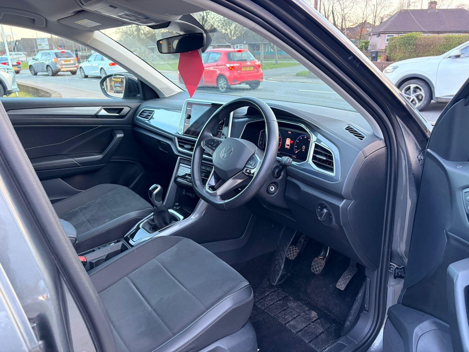 Used Volkswagen T-Roc 2023 for sale - 77549404: Photo 12