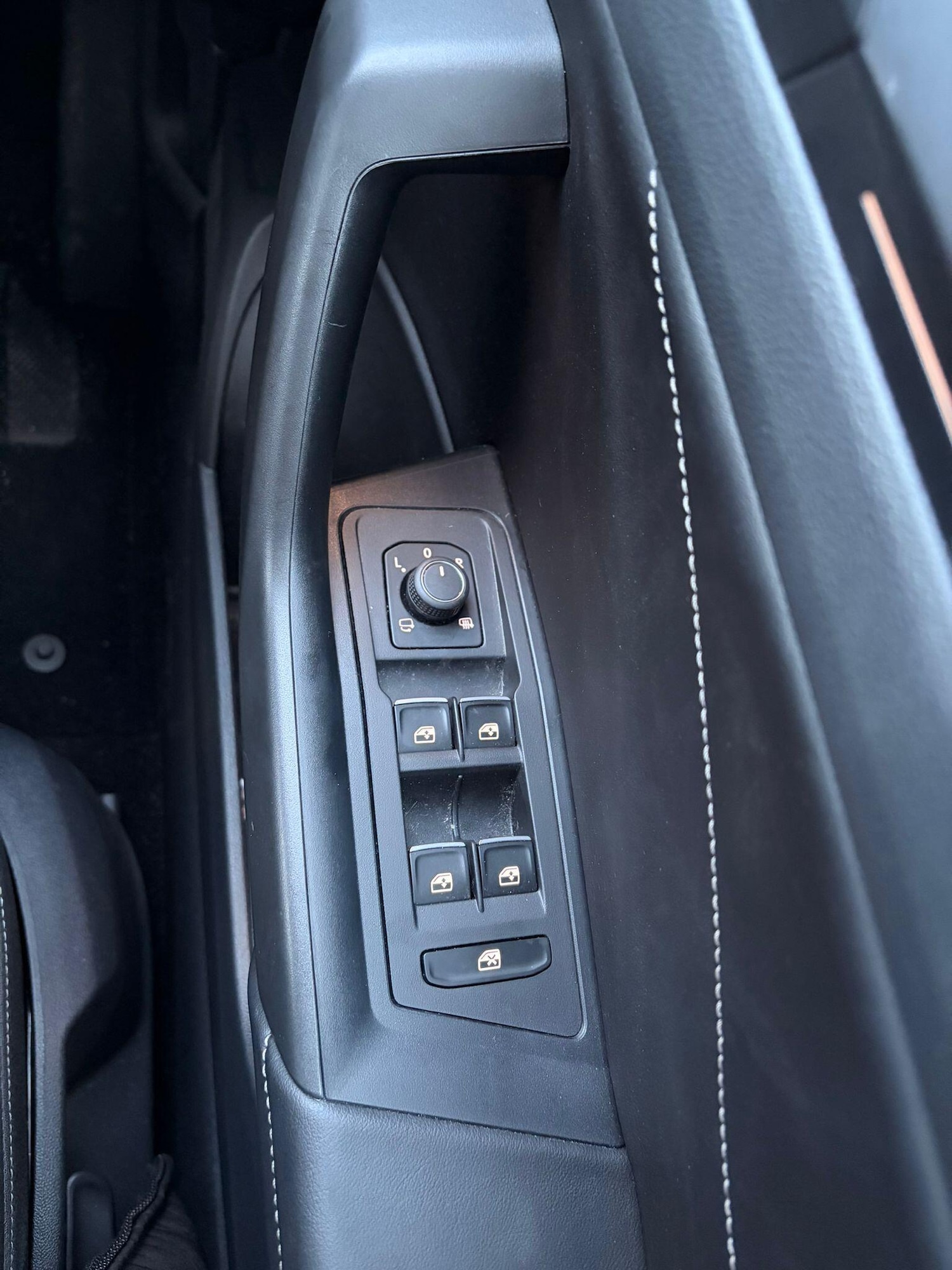 Used Volkswagen T-Roc 2023 for sale - 77549404: Photo 15