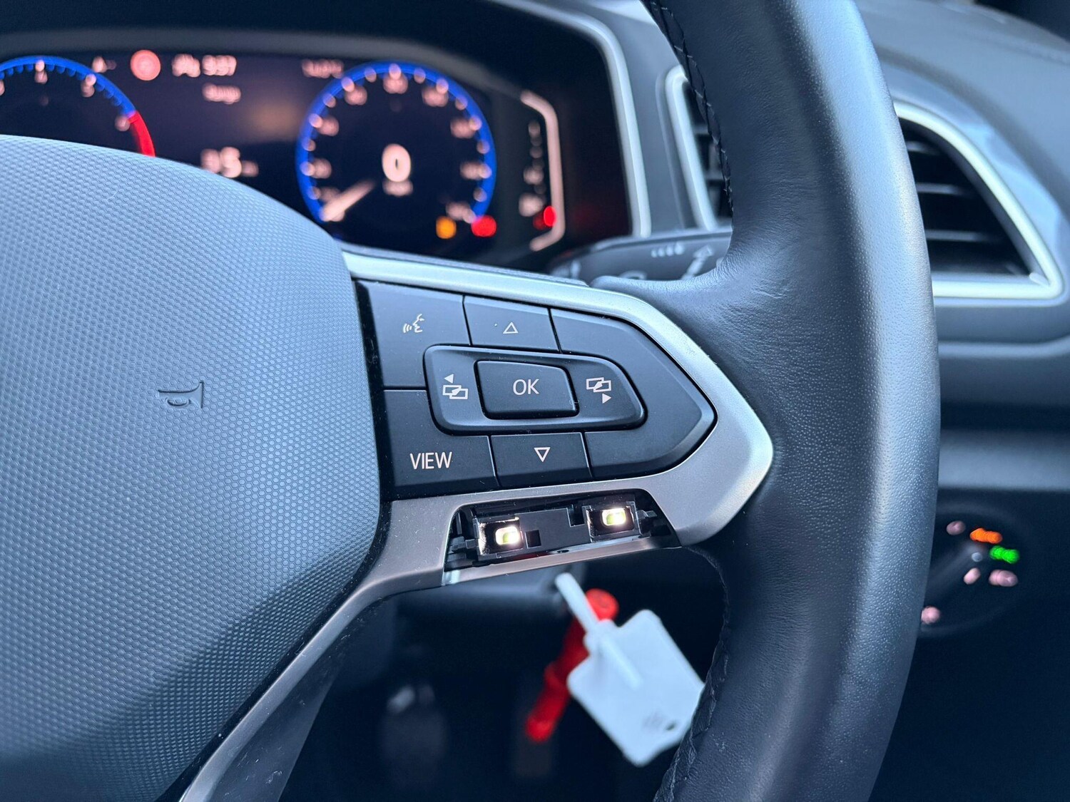 Used Volkswagen T-Roc 2023 for sale - 77549404: Photo 17