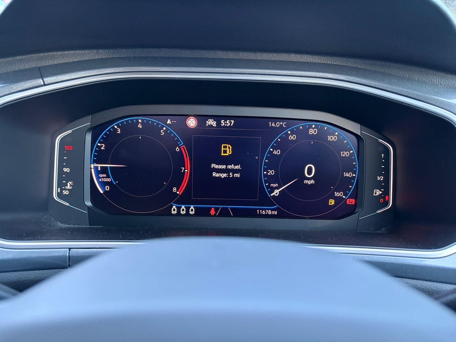 Used Volkswagen T-Roc 2023 for sale - 77549404: Photo 25