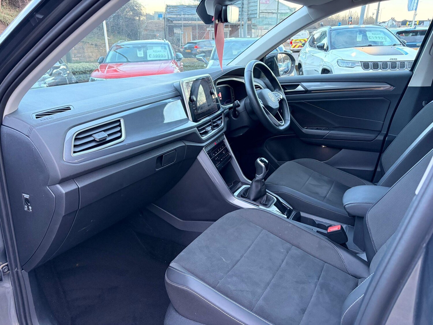 Used Volkswagen T-Roc 2023 for sale - 77549404: Photo 26