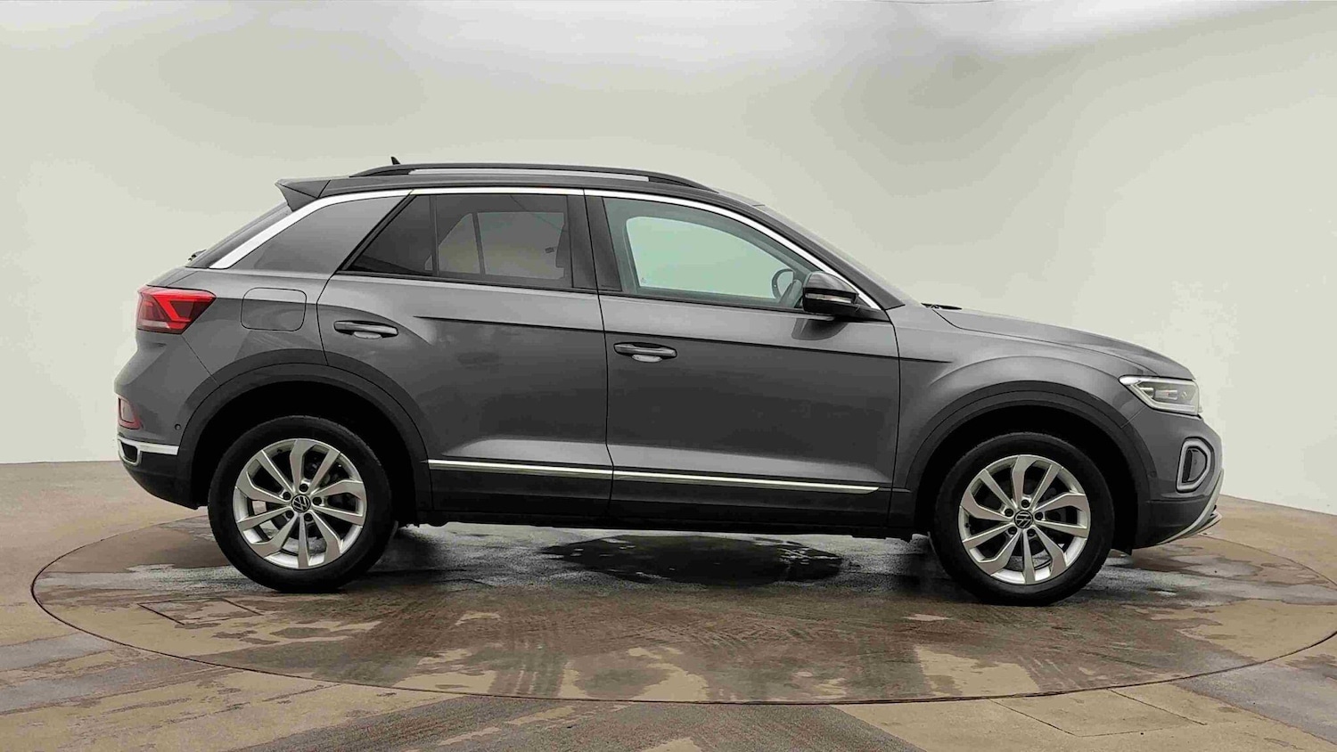 Used Volkswagen T-Roc for sale - 77549404: Photo 4