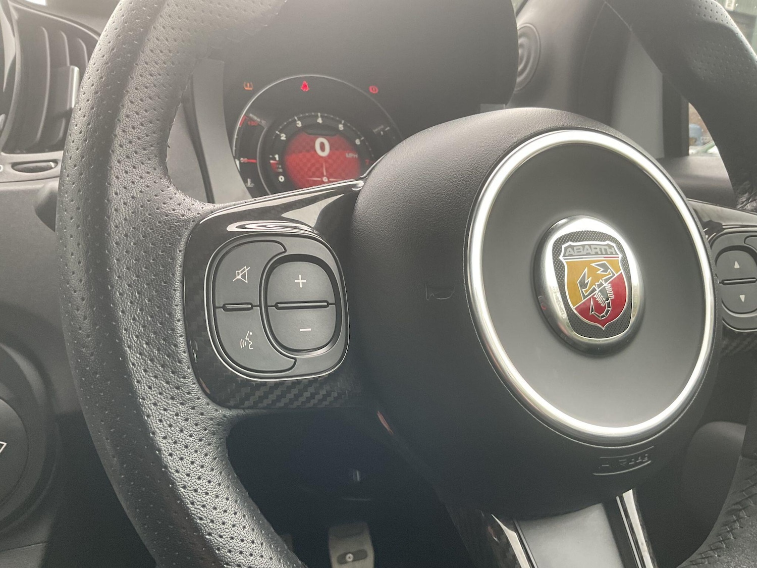 Used Abarth 695 2024 for sale - 78127839: Photo 33