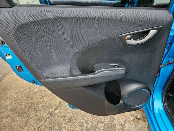 Used Honda Jazz 2010 for sale - 76283761: Photo 20