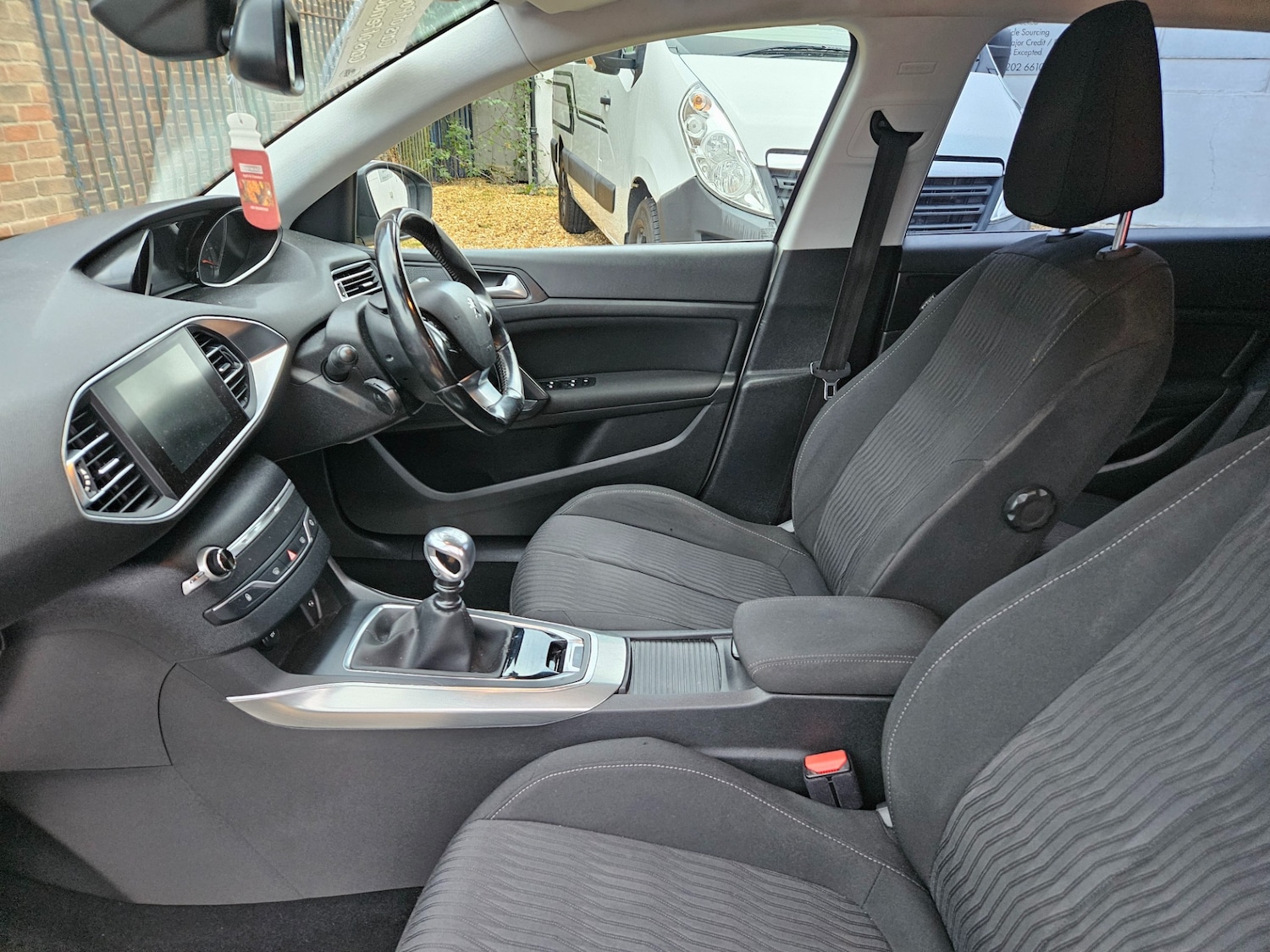 Used Peugeot 308 2015 for sale - 76687477: Photo 15