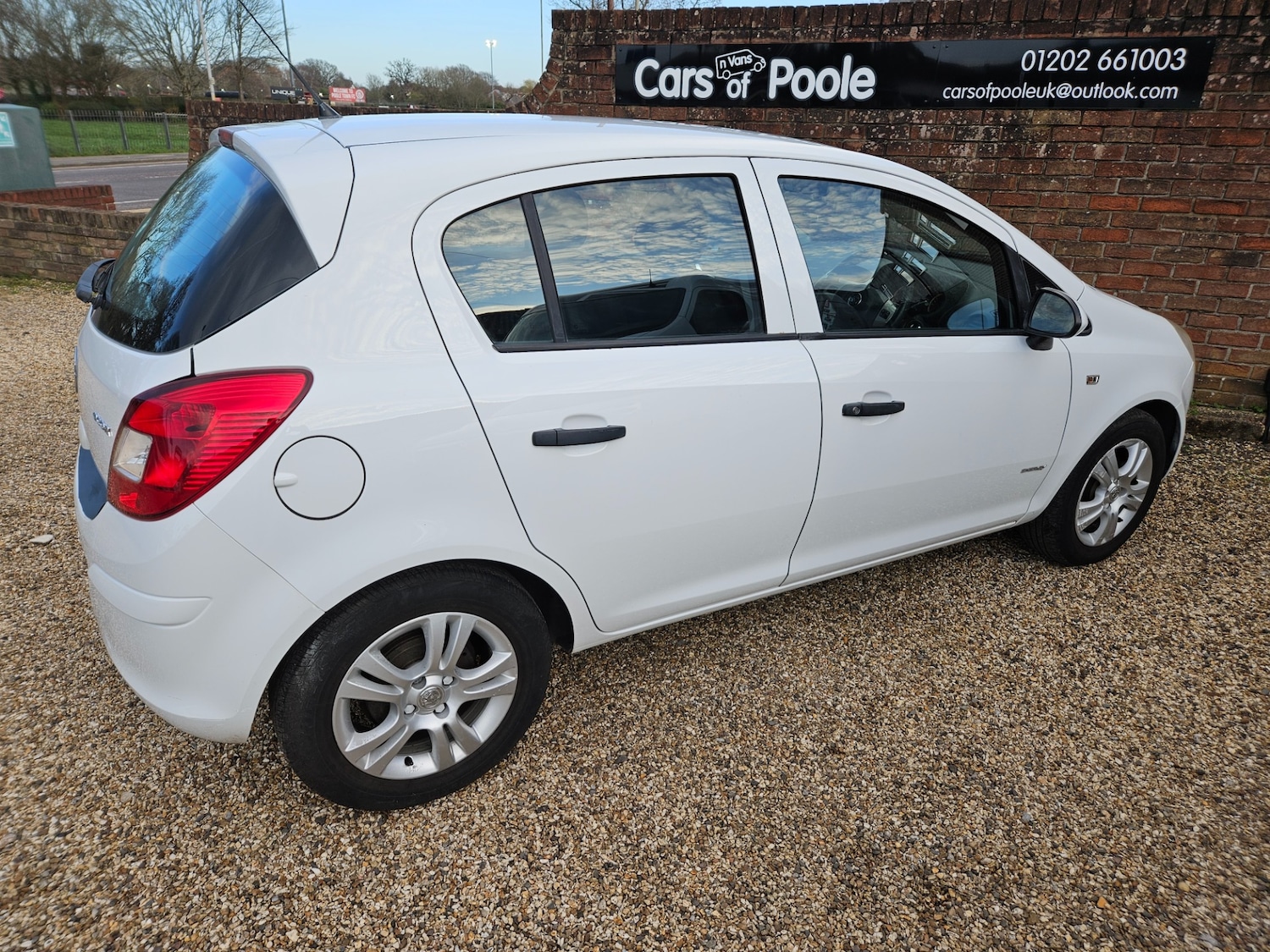 Used Vauxhall Corsa 2011 for sale - 77703048: Photo 4
