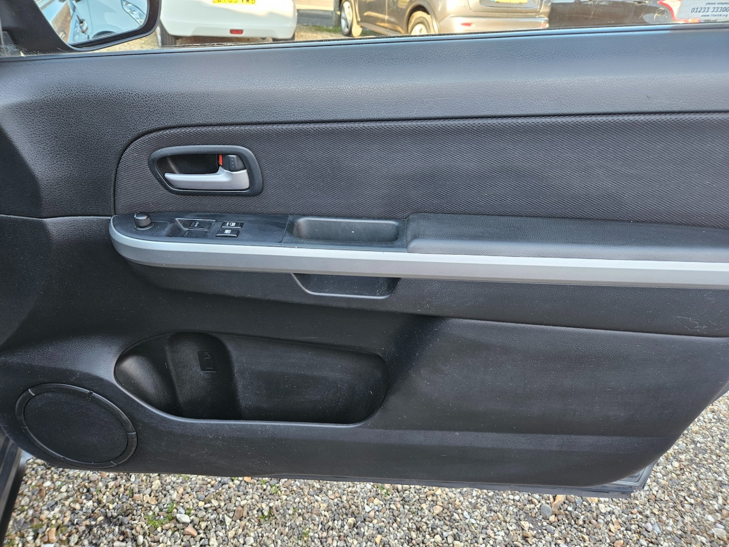 Used Suzuki Grand Vitara 2010 for sale - 77979976: Photo 14