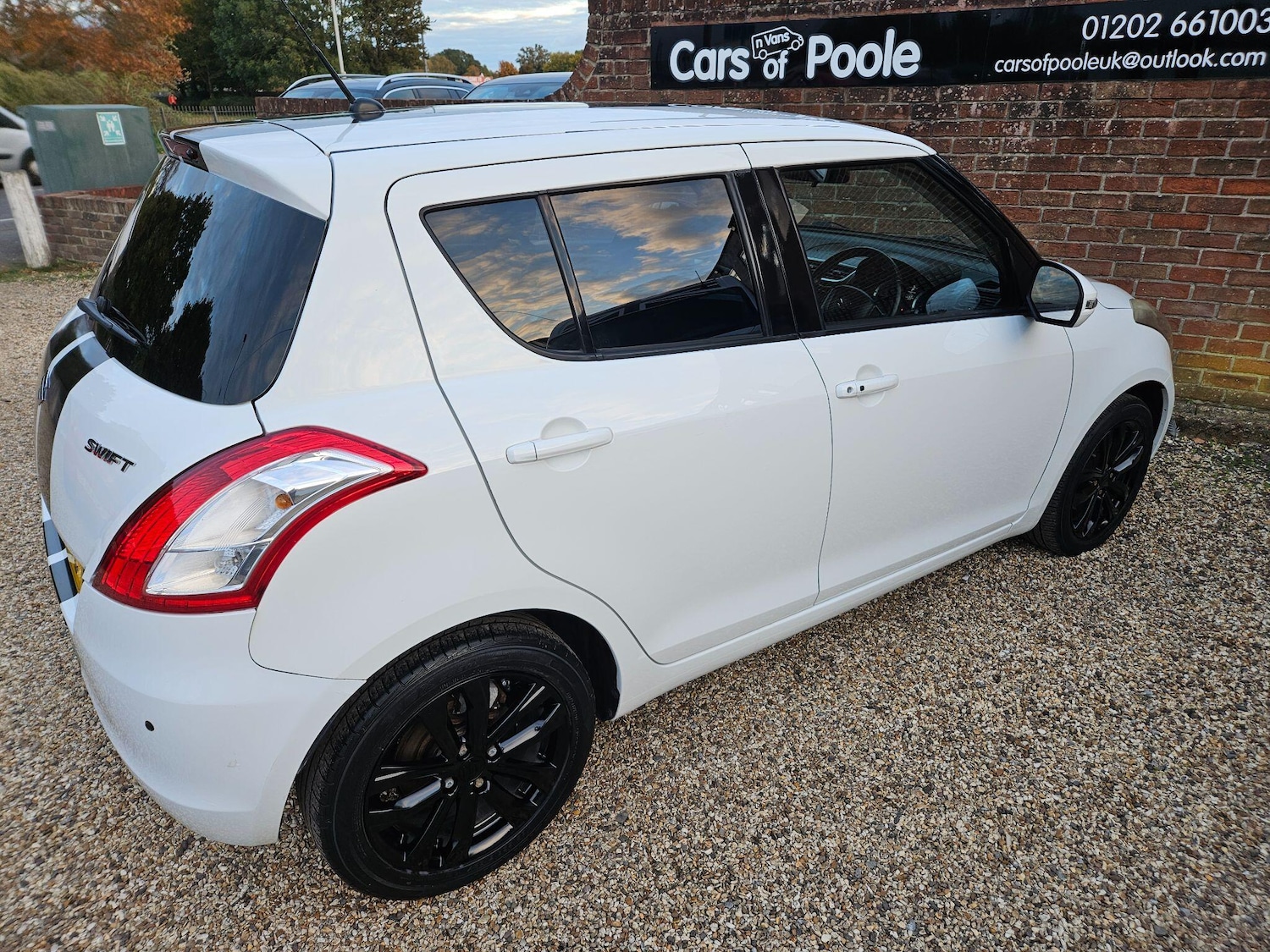 Used Suzuki Swift 2014 for sale - 76306993: Photo 4