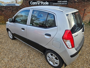 Used Hyundai i10 2010 for sale - 77435420: Photo