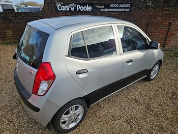 Used Hyundai i10 2010 for sale - 77435420: Photo