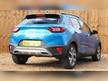 Used Kia Stonic 2022 for sale - 76064277: Photo