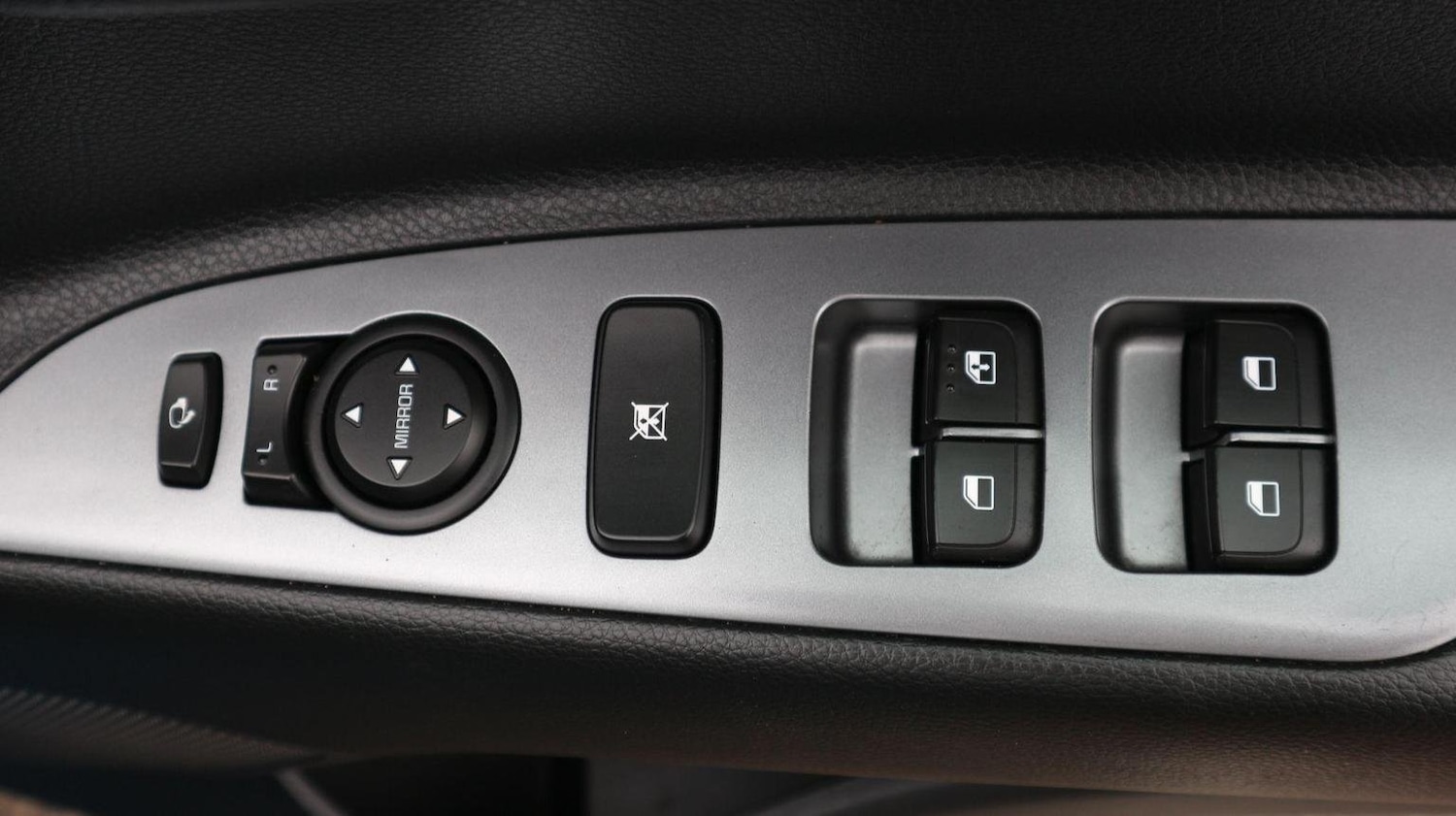 Used Kia Stonic 2022 for sale - 76064277: Photo 48