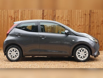 Used Toyota AYGO 2021 for sale - 76064237: Photo