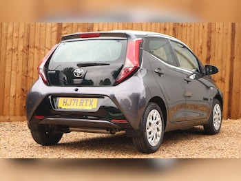 Used Toyota AYGO 2021 for sale - 76064237: Photo