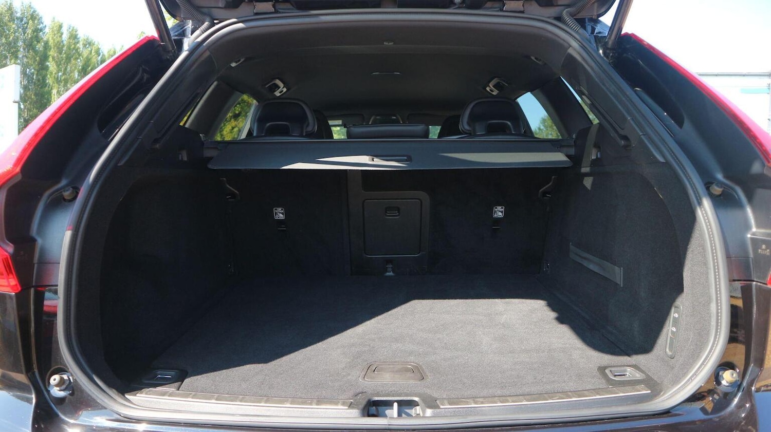 Used Volvo XC60 2018 for sale - 76128876: Photo 11