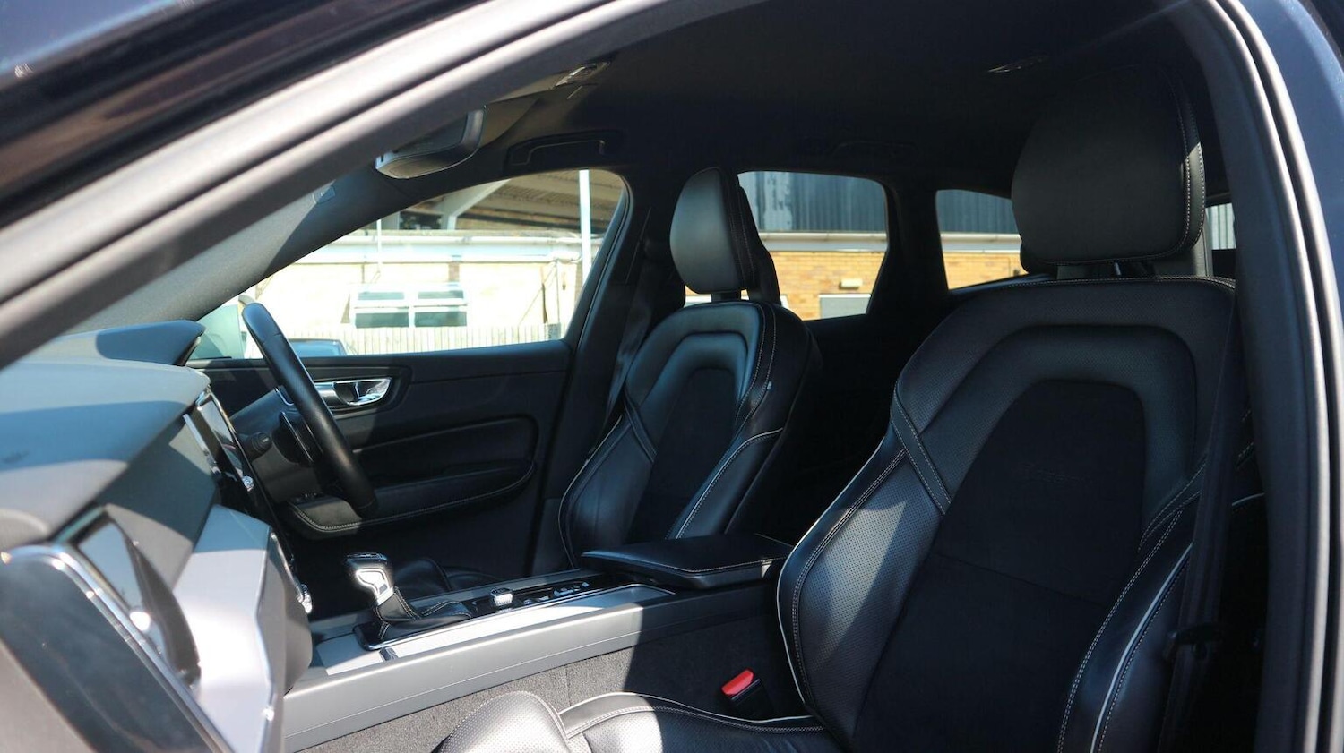 Used Volvo XC60 2018 for sale - 76128876: Photo 18