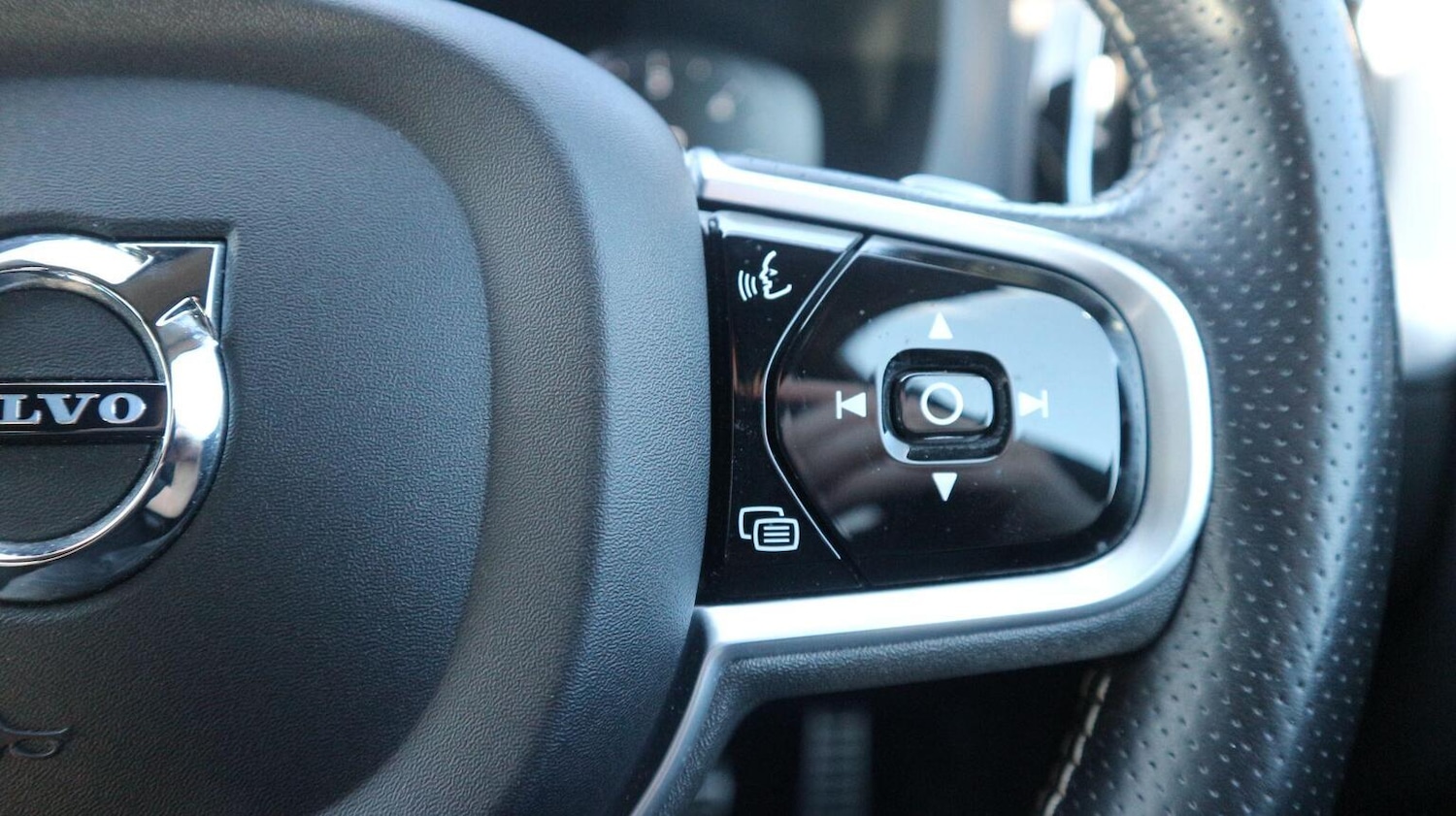 Used Volvo XC60 2018 for sale - 76128876: Photo 38