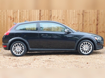 Used Volvo C30 2016 for sale - 76324752: Photo 2