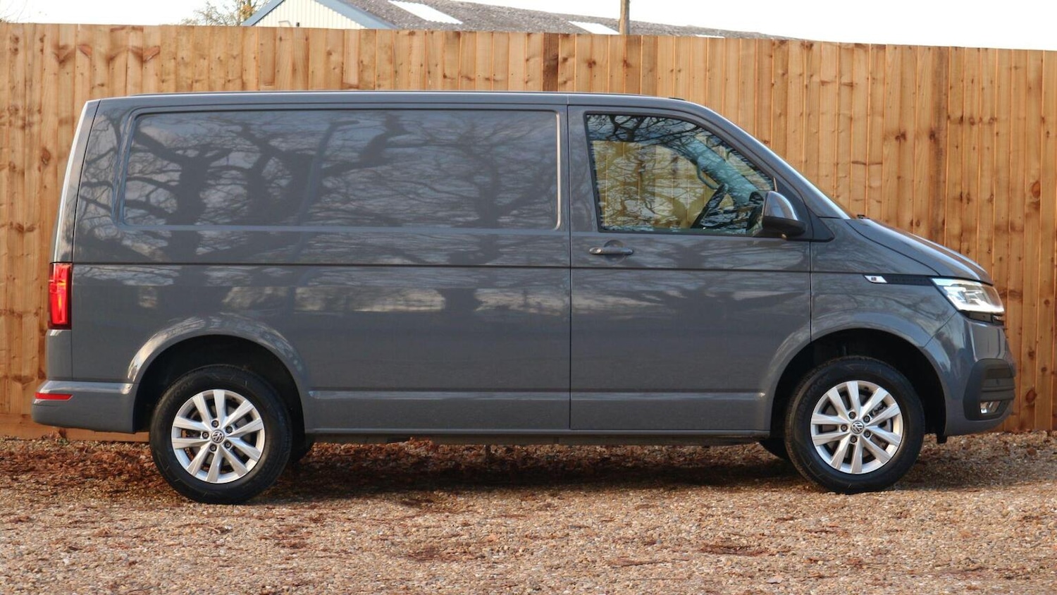 Used Volkswagen Transporter 2024 for sale - 76618721: Photo 2
