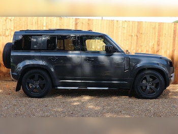 Used Land Rover Defender 110 2023 for sale - 76064258: Photo