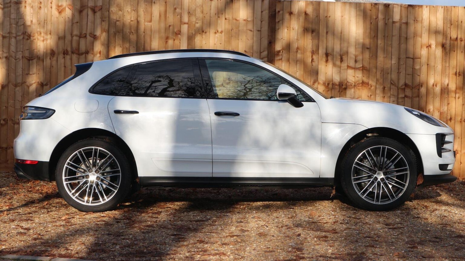 Used Porsche Macan 2019 for sale - 76618572: Photo 2