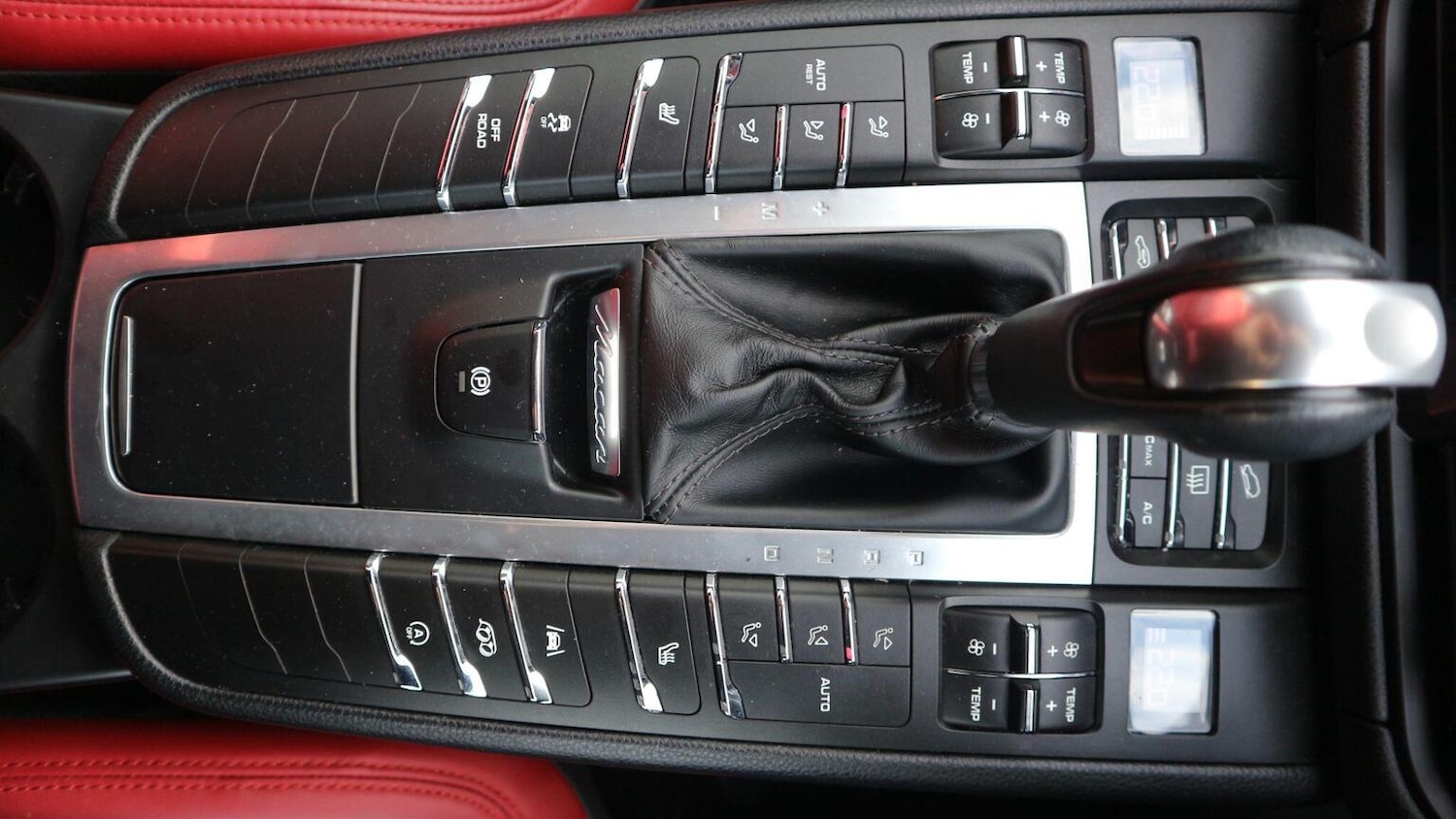 Used Porsche Macan 2019 for sale - 76618572: Photo 31