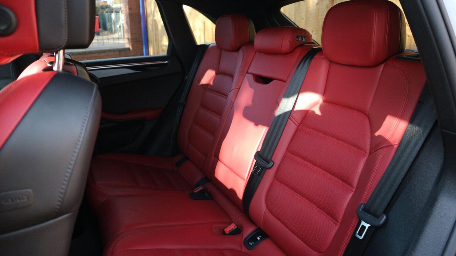 Used Porsche Macan 2019 for sale - 76618572: Photo 34