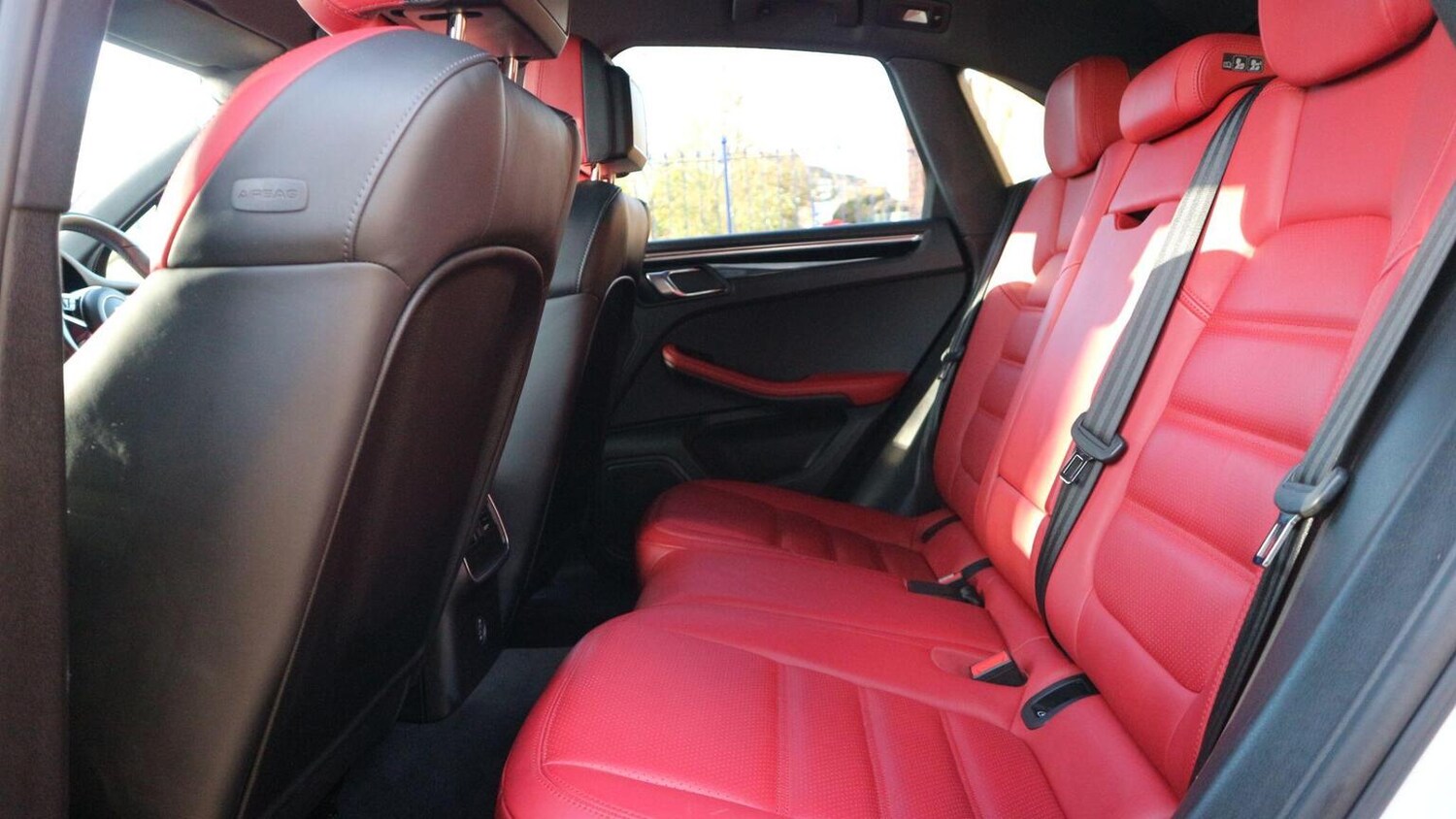 Used Porsche Macan 2019 for sale - 76618572: Photo 35