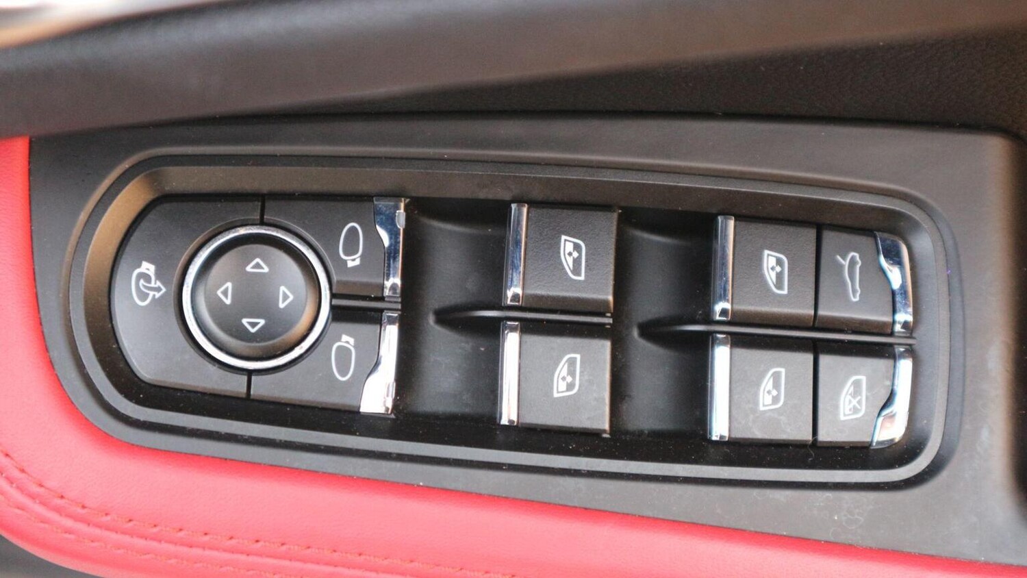 Used Porsche Macan 2019 for sale - 76618572: Photo 53