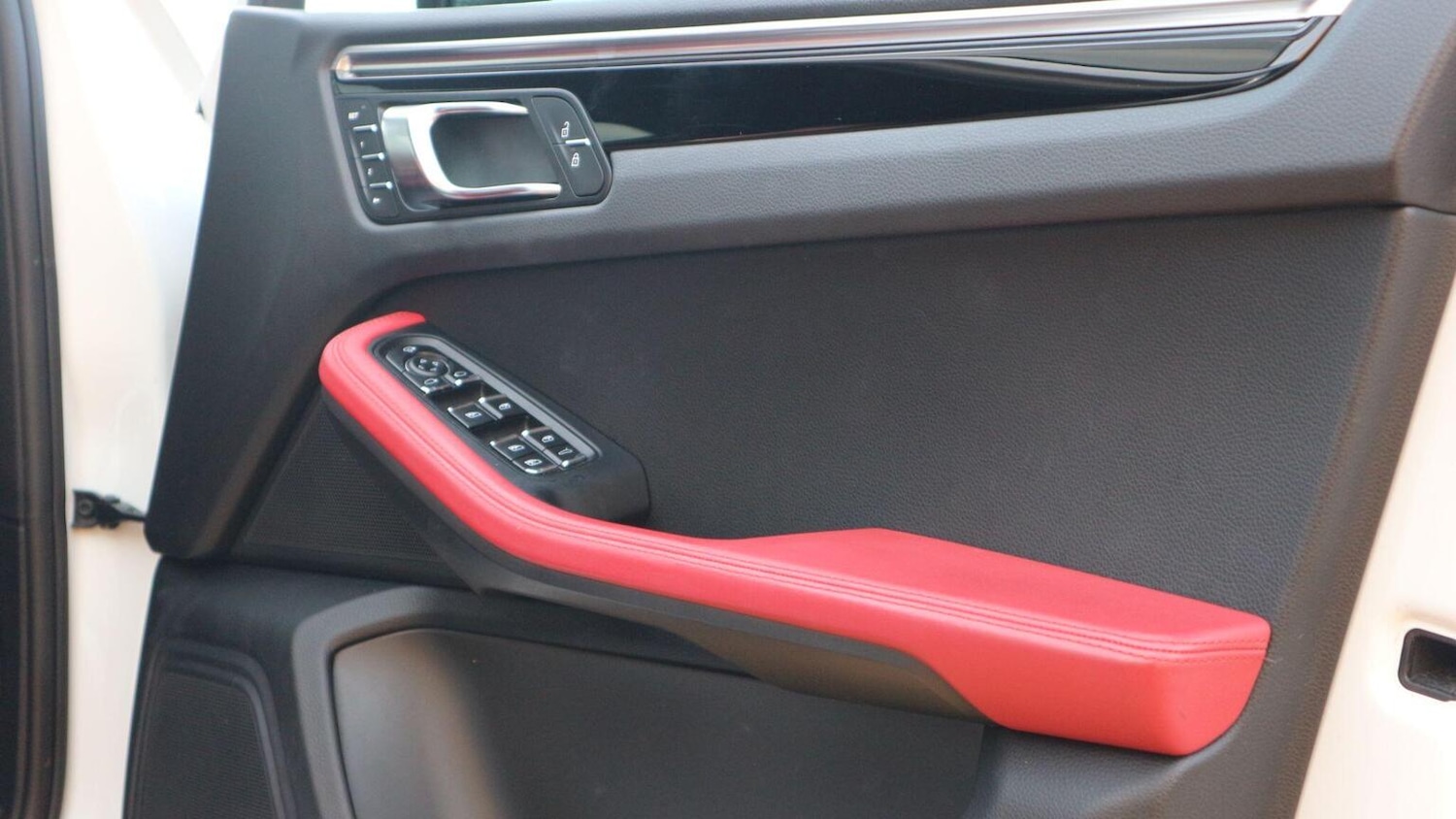 Used Porsche Macan 2019 for sale - 76618572: Photo 54