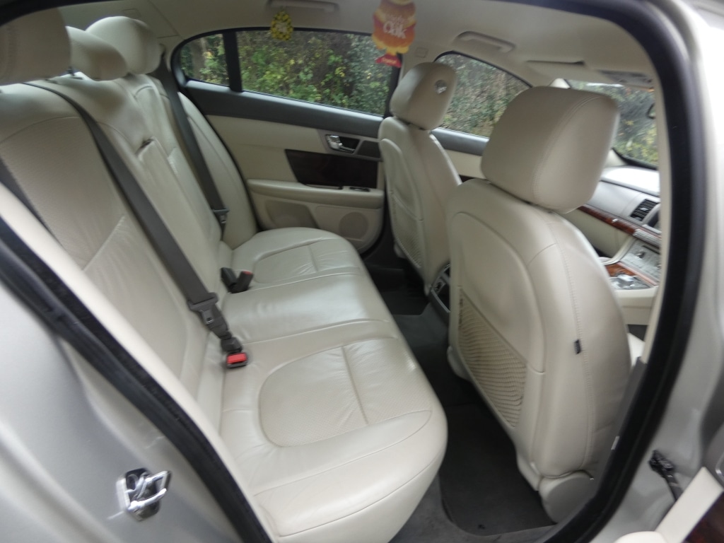 Used Jaguar XF 2011 for sale - 76198659: Photo 6