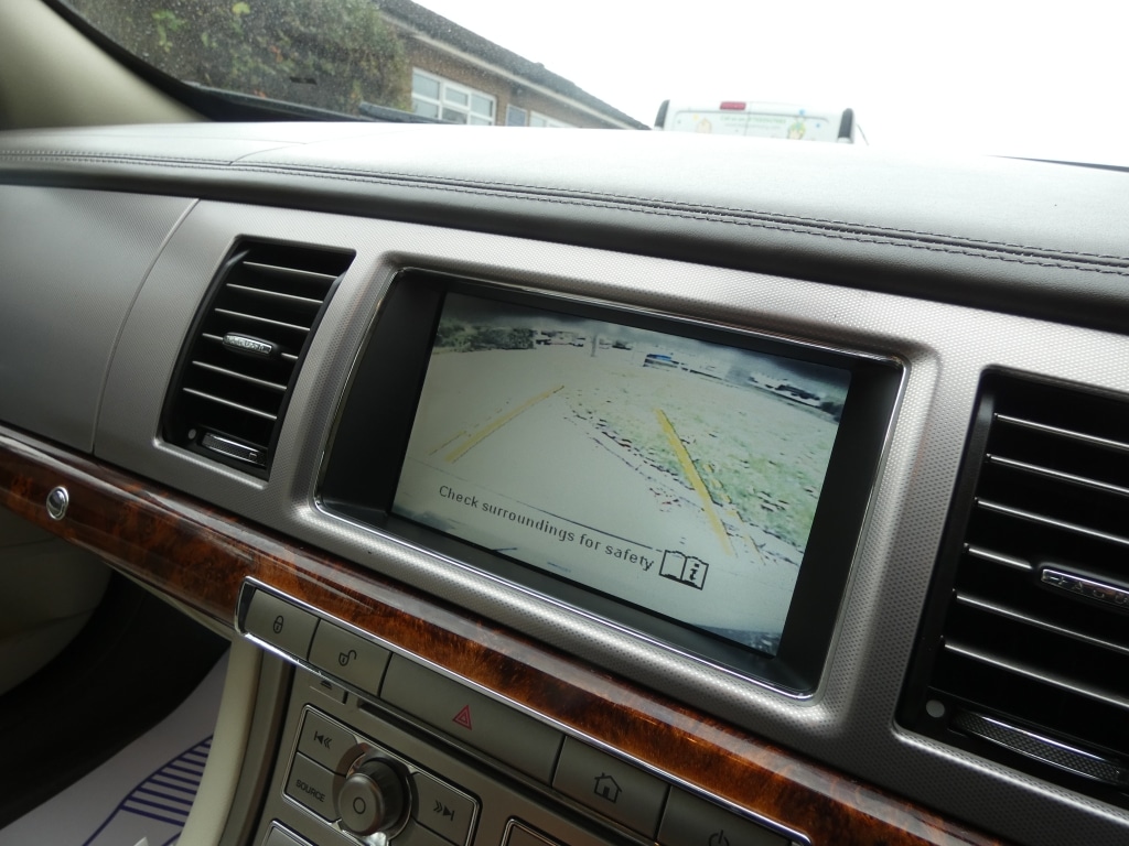 Used Jaguar XF 2011 for sale - 76198659: Photo 7