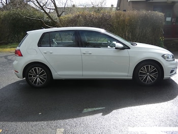 Used Volkswagen Golf 2017 for sale - 77833192: Photo