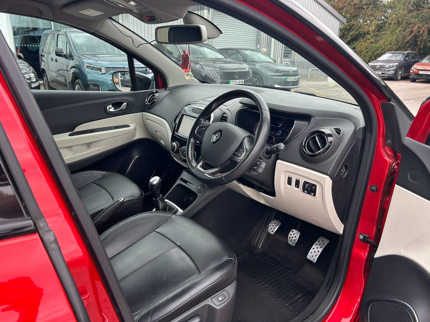 Used Renault Captur 2019 for sale - 76538817: Photo 10