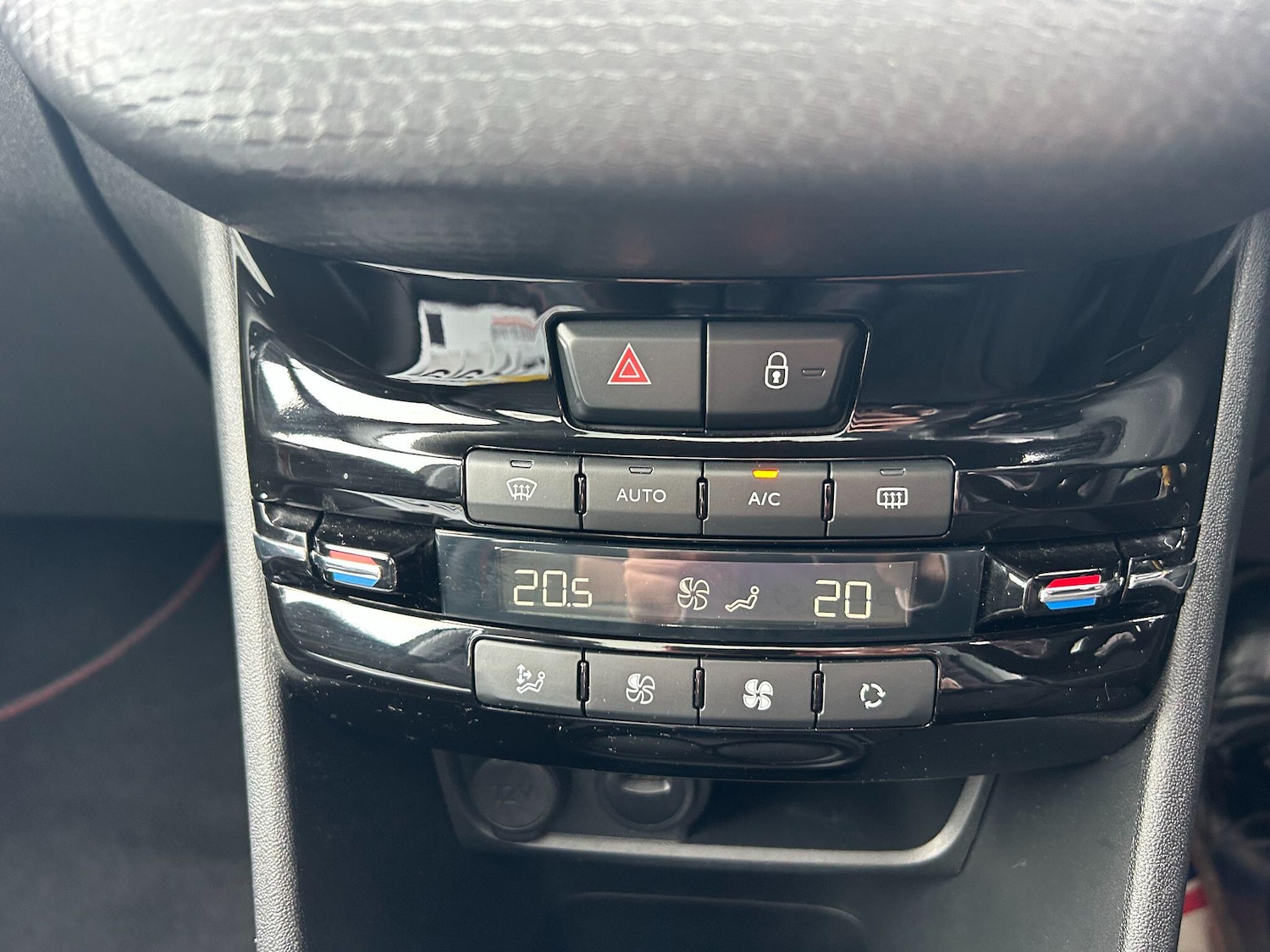 Used Peugeot 2008 2019 for sale - 76201359: Photo 14