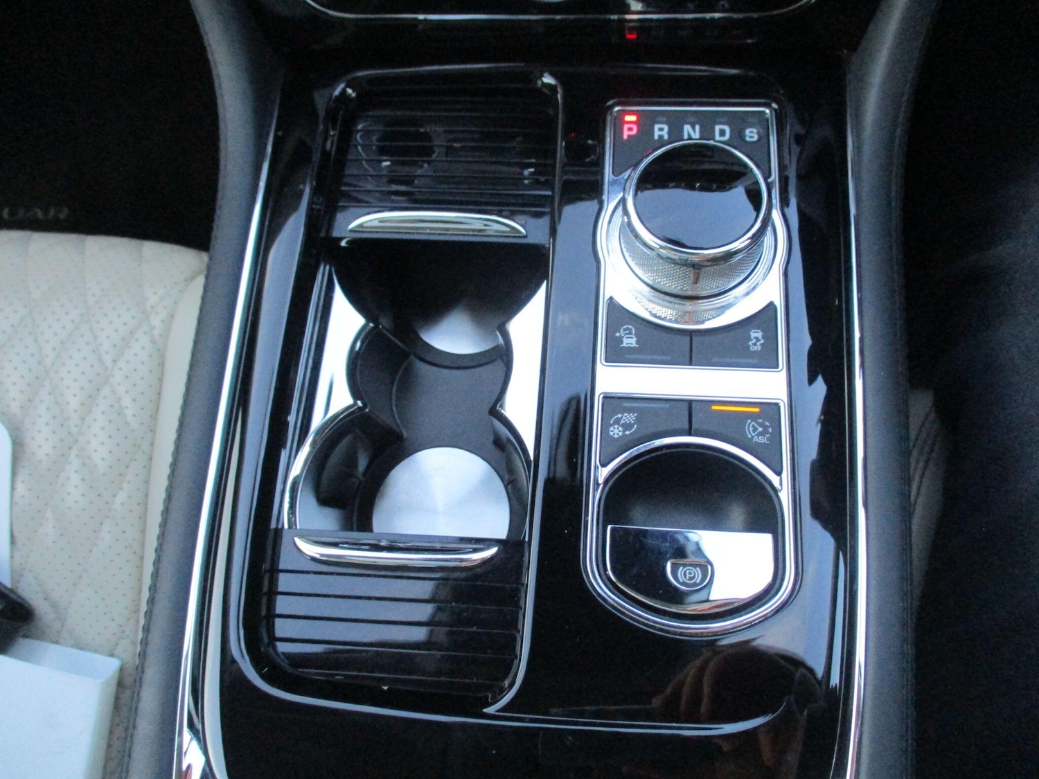 Used Jaguar XJ 2020 for sale - 76823604: Photo 25