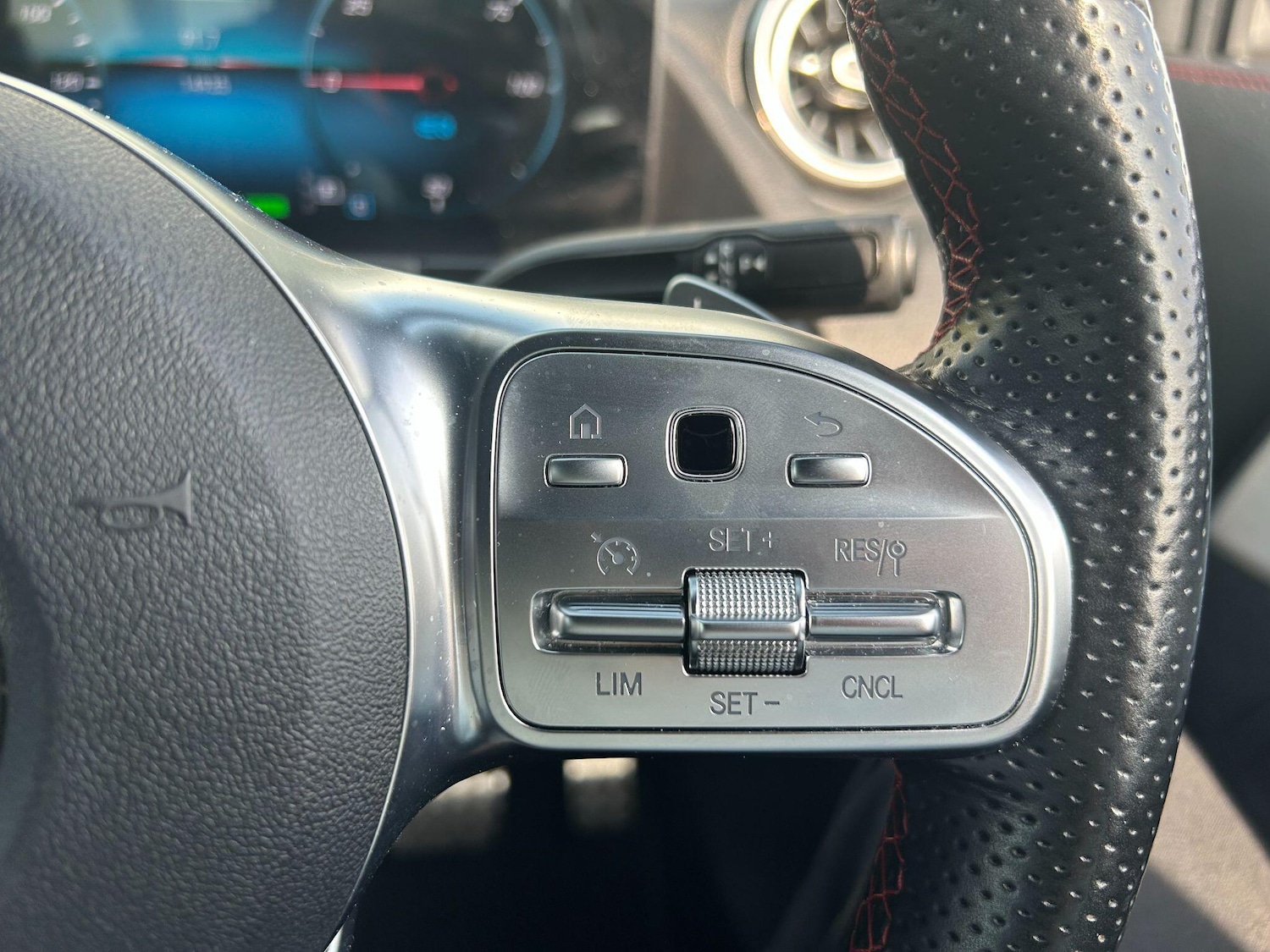 Used Mercedes-Benz EQA 2022 for sale - 77977908: Photo 6