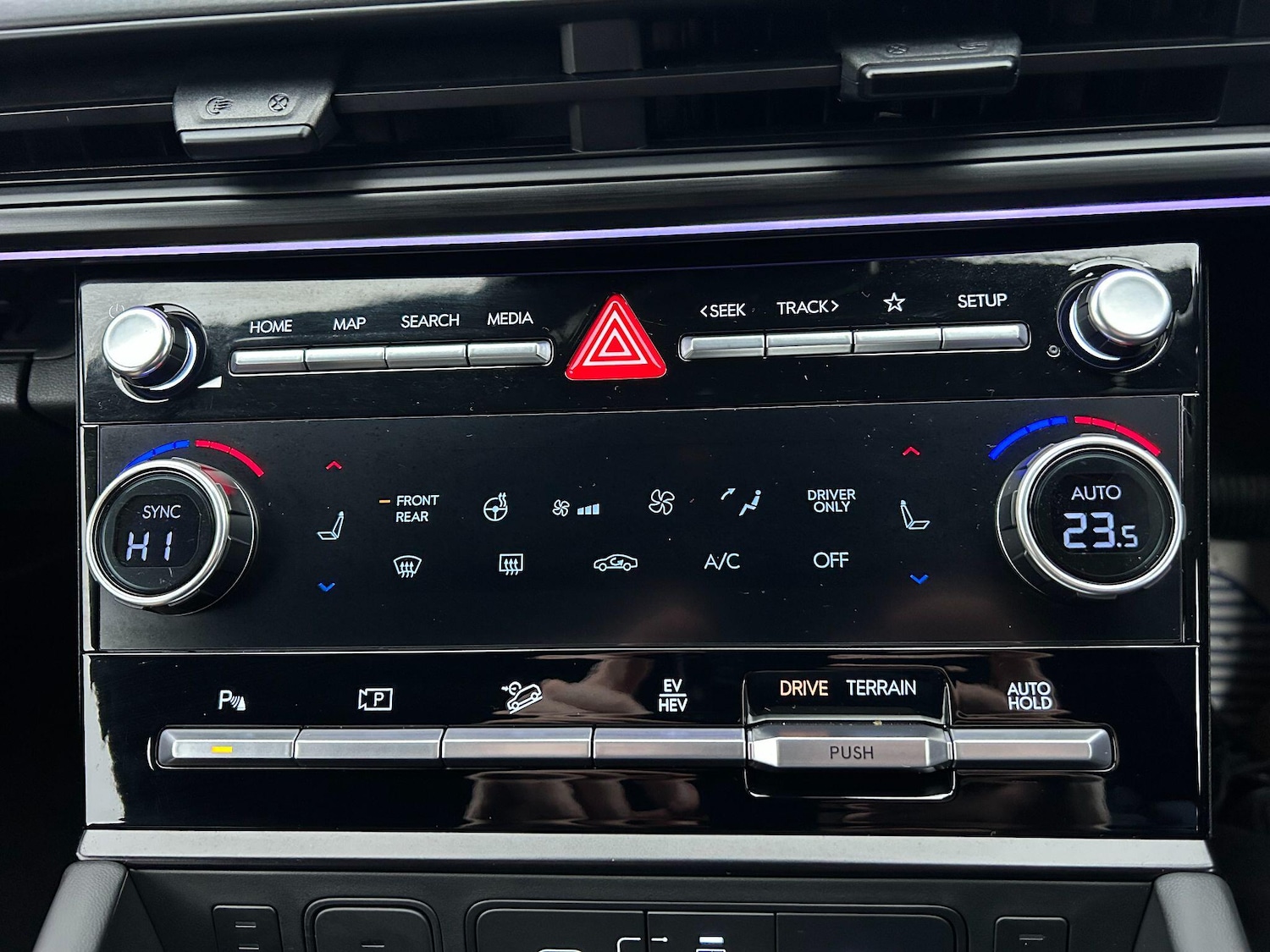 Used Hyundai Santa Fe 2025 for sale - 77343930: Photo 31