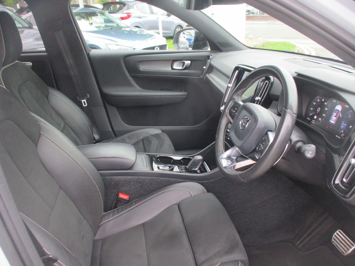 Used Volvo XC40 2020 for sale - 76121926: Photo 11