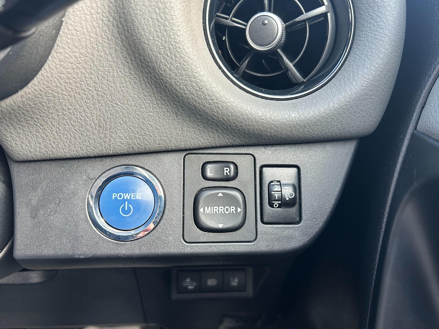 Used Toyota Yaris 2019 for sale - 77672036: Photo 20