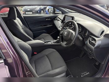 Used Toyota C-HR 2023 for sale - 77882093: Photo