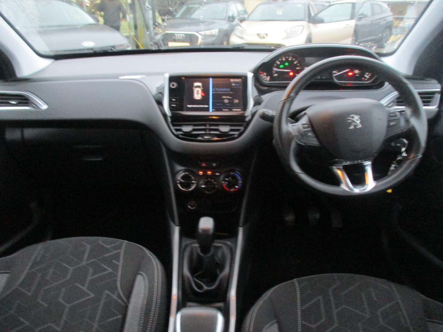 Used Peugeot 2008 2018 for sale - 77306192: Photo 25